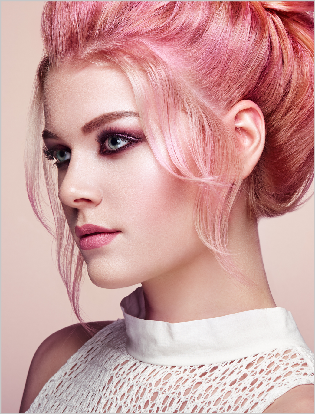 PINK IS THE NEW BLONDE. THE GLAMOUR OF PINK HAIR.
